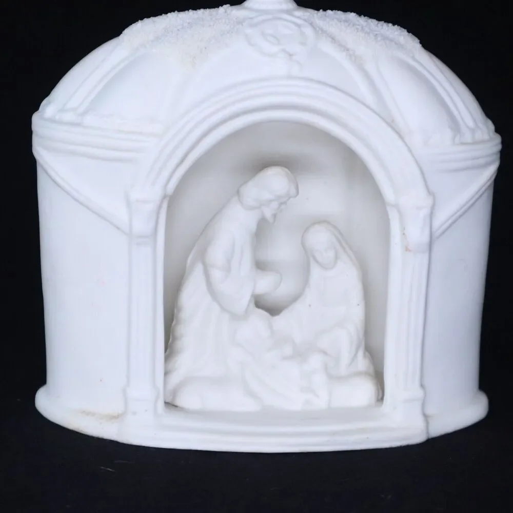 Nativity Vintage Off-White Ceramic